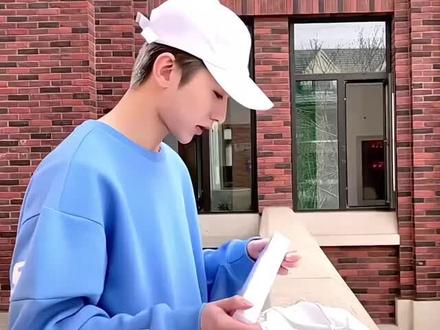 还记得大厂影视小镇的蔡徐坤吗?爱了爱了😍
#偶练 #偶像练习生