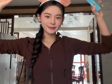 空气炸锅做开心果巴斯克也太简单了! 谁还没试过空气炸锅做巴斯克?!
开心果味的也太绝了吧!切开直接香晕😭
快艾特你的姐妹,让她给你做!
评论区告诉我,你们做巴斯克最容易翻车的地方是啥?👇#巴斯克 #空气炸锅美食 #自制甜品 #烘培 #开心果巴斯克