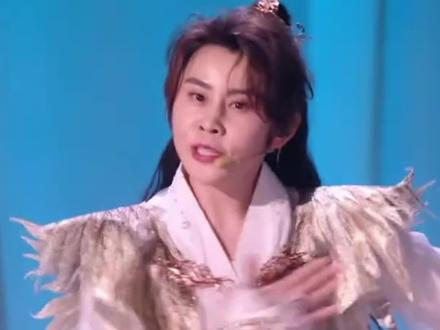 王濛李小冉你俩的衣服不要太懂事了#惊鸿一面王濛李小冉被衣服做局了#乘风2026 #八倍镜看乘风2026