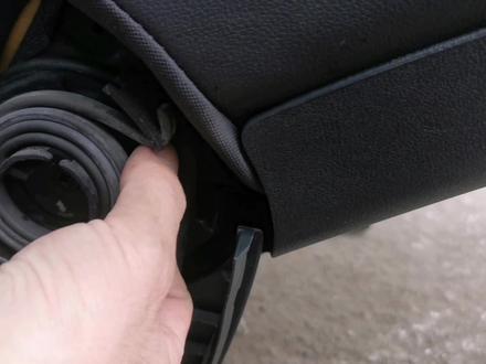 床车座椅放不平,自己切割一下限位器就行了,不需要换座椅 #广州床车座椅改装 #床车座椅改装