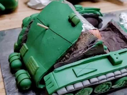 今日手作,战损版坦克😓#软陶 #彩泥 #手工diy