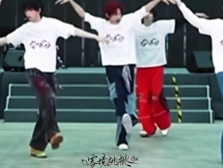 此男是吃了德芙吗,这段也太丝滑了吧 #宋亚轩#时代少年团联排#showmelove