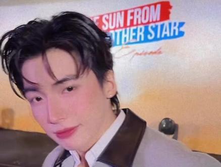 四方极爱2西方篇首映会上张老师看上去真的好可怜一个人(翻译不太准确,机翻有点垃圾,我自己改了一下,自行理解吧)🤣🤣#四方极爱 #四方极爱2 #张锦琦 #张锦琦小地球 #小地球南思睿