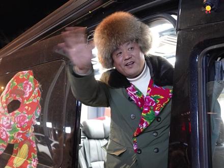 宋晓峰来绥中啦!!知名喜剧演员、歌手宋晓峰携《我的东北老家》MV摄制组走进我县取景拍摄!#宋晓峰 #我的东北老家 #回东北