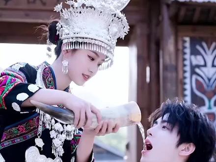 阴湿男鬼上线,遇泽阿哥快跑#小说男主脸 #沈见青 #李遇泽 #情蛊 #广播剧