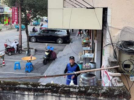叔叔送早餐来了#特别的送早餐方式#隔空送早餐