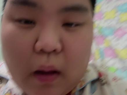 奶奶推着机器人奶奶出来了🙂#春晚 #2026春节联欢晚会 #豆包