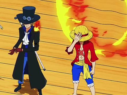 萨博意外获得时空果实,穿越回顶上拯救命悬一线的艾斯!