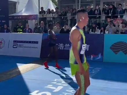 离健将又进一步!|正哥的三年之约你记住! #青年创作者成长计划
上马才没过多久啊,
又向前一步了吗,
大正真的太猛了,
215都到了,
离国际健将还差2分半钟。@大正爱跑步
#运动型人格指南 #大正爱跑步 #无锡马拉松 #戴维SEE你