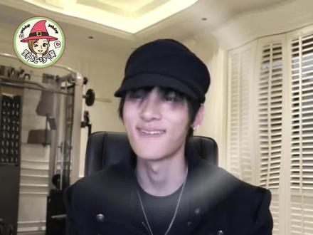 张峻豪,直播界来了个神人! #张峻豪 #搞笑 #时代峰峻 #TF三代