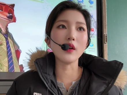 一年级下册语文生字提写
春夏秋冬 姓氏歌
家长朋友们让孩子跟着视频写一写吧#一年级语文知识点 #生字组词 #知识点分享 #语文学习