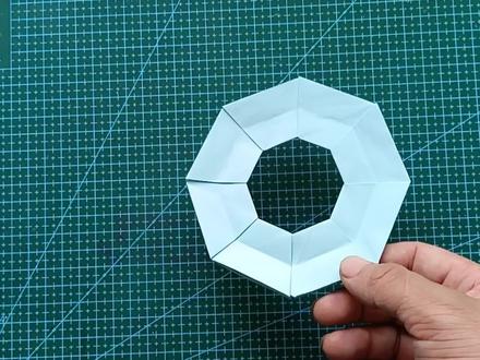 如何叠一个简单好玩的#折纸 飞盘 #纸飞机 #一起做手工