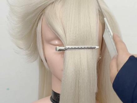 反翘总塌怎么办?!一招解决!
#cos假发造型 #毛娘 #童磨cos假发 #cos假发教程 #cos假发