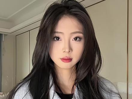 过年表演节目到我大展身手的时候,翻拍@峻少(五官乱飞版) #脸势舞 #抽象 #非ai #急急如律令 #五官乱飞