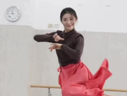 就让那往事随风~(丝路春晚练习室直拍)@刘浩存
#刘浩存跳舞看爽了 #刘浩存 #丝路春晚 #刘浩存跳舞 #敦煌飞天