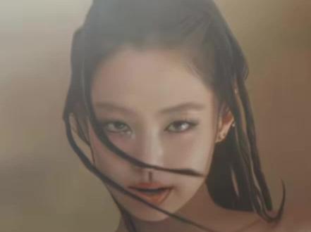 只有我觉得 Jennie 封神的这一段与 One Direction 的 Night Changes 节奏有点像吗,甚至可以衔接起来听#Go#blackpink