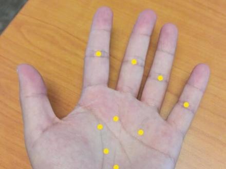 3 秒学会看手相!豆包 AI 直接给你大师级解析✅ 不用花大价钱找大师,自己在家就能看手相!
今天教你用豆包 APP,3 步获得大师级精准手纹解析,包含生命线、智慧线、感情线三大主线,还有易经 + 中医双重理论分析和专属健康预警。
赶紧伸出手对照看看,评论区告诉我你中了几条?
#面相 #手相 #豆包 #AI算命 #生活小技巧