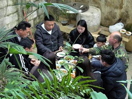 新年快乐,注意防火!
#三只草鞋 #草鞋村 #新年快乐 #过年了 #防火安全