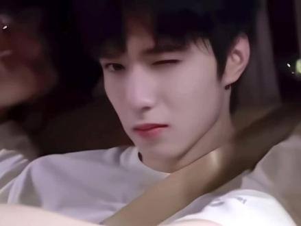 快艾特你担4的姐妹来看小狗wink!#刘耀文