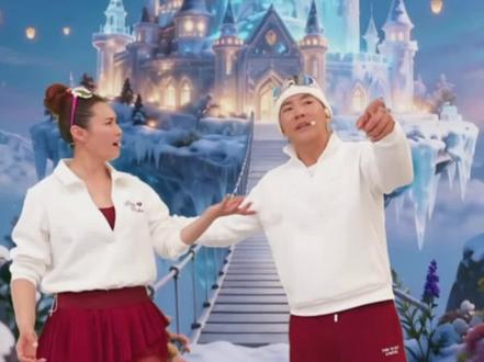 刘畊宏x周杰伦│你唱歌我填词的神仙友谊 太阳之子发行,杰迷过年啦!
畊宏男孩女孩也是吃上好的啦哈哈
这首由刘畊宏作词的《爱琴海》听起来超浪漫的
你的影子被日落拉长,思念在很远的地方……
哇哦~~@刘畊宏 @刘畊宏官方工作室 #刘畊宏 #太阳之子周杰伦 #刘畊宏男孩女孩 #刘畊宏周杰伦 #畊练五公里