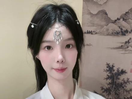 路遥遥水迢迢,功名尽在长安道。今日少年明日老。
山,依旧好;人,憔悴了。
#语文#诗词#山坡羊晨鸡初叫 #元曲