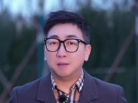 就问人的好奇心到底有多重 #为什么智能手表会吸在玻璃上 #光胶现象 #好奇心