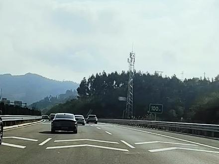 伴随着 2026 年最火,最好听的歌曲《目瑙纵歌》。开启春天的第一场长途旅行!#2026年一路高歌 #上热搜 #自驾游 @抖音小助手 @DOU+小助手