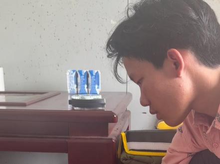 全网关注的19岁怀化小伙最新后续来了!“我之前会觉得我是一个倒霉透顶的人,现在觉得自己很幸运,是小狗给了我和大家认识的缘分”(记者:婧璇 编辑:怡君 通讯员:易亿)#正能量 #长沙 #媒体精选计划