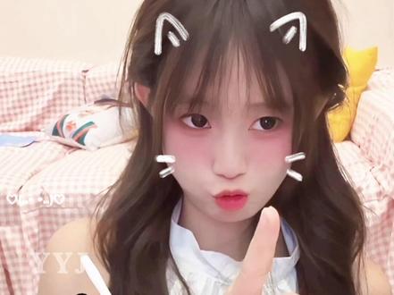 小鸭鸭喜欢安静哟~
#安静公主 #可爱 #猫系女孩 #甜妹