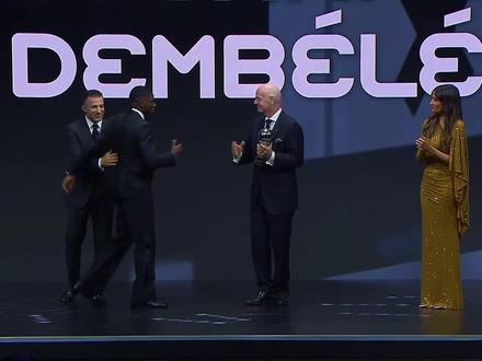 登峰造极!官方:登贝莱荣膺2025年FIFA年度最佳球员! #2025年FIFA年度最佳球员 #世界足球先生 #登贝莱