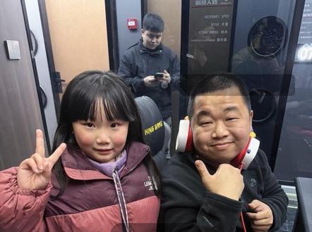 #蓝战非 #游戏主播@蓝战非 我们的蓝哥人好好哦,很礼貌,很和善哦!感谢经过耒阳的时候选择我们黑马电竞哦!#电竞