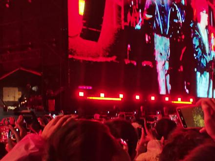 也太帅了吧,0点在烟花和活死人选择了活死人
群像也太好哭了吧小老师这个发型也太帅了吧@小精灵
Asen哥这一把法老赢爆了好嘛
#活死人#活死人2026cypher#贵阳跨年