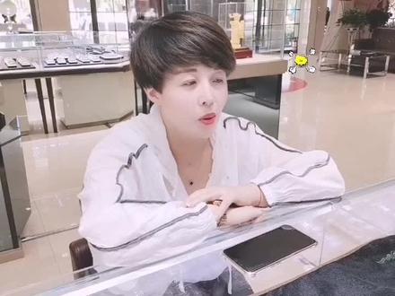 女性戴银手镯的好处你了解多少?快来关注我吧!#珠宝首饰##易县#