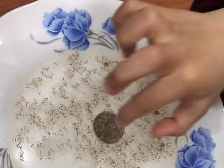 用一个小实验告诉儿子,用肥皂洗手能赶跑很多细菌🦠