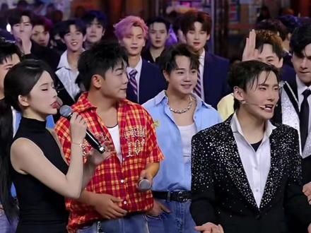 (下)记录龙队4.7酉阳老家晚间户外直播@龙浩天🐲 (4.10中午12点生日庆) @龙浩天妹妹🐰 @峻伊🤍⁹²⁸-101 @龙浩天男团 鲸·渝101(备用号) #龙浩天 #龙浩天妹妹 #酉阳文旅 #峻伊 #伊928