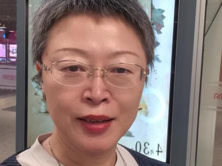 上海人看了方言版电影《给阿嬷的情书》 下班后,赶去电影院,只为《给阿嬷的情书》,而且听从网友建议,选择了方言版。直至最后,泪湿双眼--不论是哪里人,也不论是否听懂方言,打动人心的永远是最平凡、最朴素的人世间的情感、情义。#给阿嬷的情书电影 #潮汕 #中国人的故事