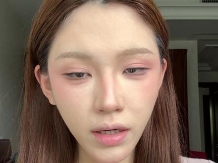 一个水光肌的小tips 不粘头发也不会脱妆#水光肌妆容 #邪修化妆 #粉彩妆 #新手水光肌