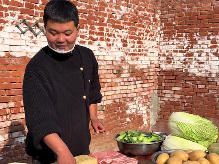 天冷了,就该来点大烩菜,越煮越香,越吃越暖。 #三农 #乡村守护人 #乡村振兴 #乡村味道 #大烩菜