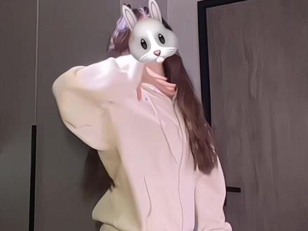 一个魔性的音乐🎵编的好好#香菜摇 #卡点舞 #我要上热门🔥 #一学就会系列 #舞蹈教程 @DOU+上热门 @DOU+小助手