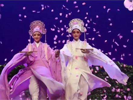 草桥结拜1
君霄搭档简直就是视觉盛宴#戏曲 #谁说戏曲不抖音 #梁祝