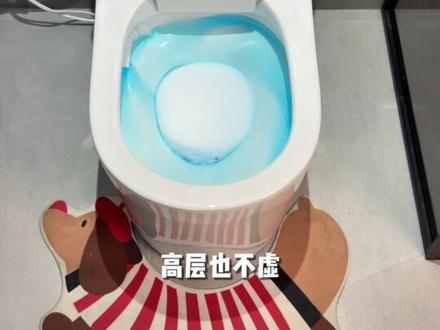 【摩迈M3c】拒绝智能马桶待机耗电⚡️休眠模式才是刚需‼️ 刷遍攻略才知道...不是越贵越好!根据自己家的使用情况选对的更重要!首先需要明确咱自己的需求哇,再根据需求去选。
-
①住在高楼层或是老旧小区,优先选带水箱+增压泵的,冲水力度更强,无惧低水压问题;
②想要免手动开盖,一定要选感应距离可调节的自动翻盖款,避免马桶无故误开,小户型卫生间尤其需要注意这点;
③刚需脚感的话,也要选电容式脚感,没有开孔不怕水、黑鞋黑袜也能识别;
④害怕溅水花,直接找这种内置式泡沫盾,要绵密度高的,不仅防溅效果好,整机外观也简约;
⑤建议选先合盖再冲水的设计,冲水时不会有飞沫气味飞起来;带延迟关盖功能更贴心,能避免起身离开感应区一半时,被马桶盖板夹到;
⑥停电冲水看似使用率不高,但属于标配刚需,突发断电时能应急正常使用;
⑦陶瓷体认准1280°高温烧制,质地结实不易开裂变形,釉面质感和使用寿命也更出色,可以大大减少刷马桶的次数;
⑧带有休眠模式,日常待机能耗更低;
⑨家里预留的不是标准坑距的,一定要选坑距定制的,安装更美观,还没卫生死角。
-
经过多番对比筛选,才挑到了适配自家的轻智能马桶!为了日常好打理,特意选了这种无棱内壁款,清洁起来超省事~
分享这份马桶挑选经验,希望大家都能一次选对,避开所有套路😄
#摩迈M3c #摩迈智能马桶 #摩迈m3c马桶 #智能马桶怎么选 #卫生间装修