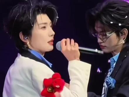 给你系住领带,也系住我的一生#郝熠然云旗#舞台上的爱意 #经典歌曲回忆