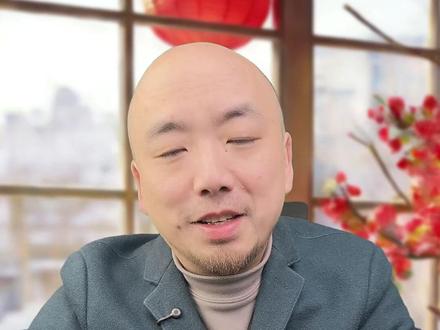 春晚机器人可以在淘宝拼多多买到了 #从春晚中发现商机 #春晚机器人厉害在哪里 #春晚机器人 春晚的机器人厉害吧,可以买了。只要八万五千,但有一点不支持7天无理由退货。还有一点这是基础款的,但应付一般表演也够了,想达到春晚那种程度得21万。
想买的朋友你要清楚,这个机器人主要还是靠人遥控,或者时输入设定好得程序,让它动。目前还不能主动的完成动作,也就是说不能帮你做家务写作业。主要还是用于表演、迎宾场景,你得考虑清楚了。
我看很多博主说,硅谷怕了,美军瑟瑟发抖。但也有人说,我们研究火药用来放烟花,别人就做成枪炮了。
你怎么看?评论区聊聊。其实我个人对此非常有兴趣,到时候带个机器人助理,看能不能进法庭。