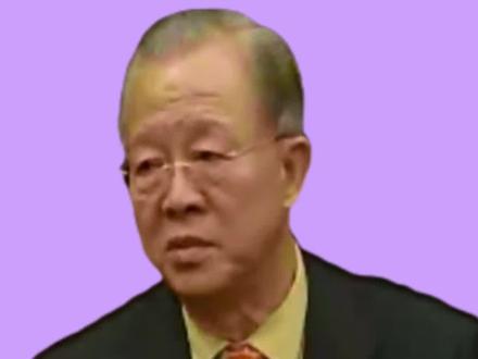 情关是女性要面临的第一关,对女孩子要趁早开导