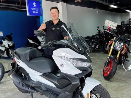 #无极SR4 Max🆚#宝马C400 GT
不同处对比 每一颗螺丝
一样不一样 用事实说话
#徐州千凯二店#踏板车
#徐州摩托车一条街