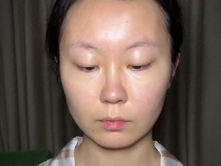 详细跟练妆教|带爷爷出去玩了两天,回来赶紧把这个粉而不俗的琉璃光感妆教安排了~温婉得不行,而且还带有一种东方清冷气质!淡极生艳的感觉妥妥拿捏了~#化妆分享 #淡妆 #妆教 #潮妆研究所