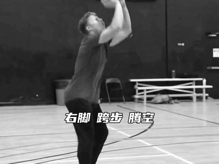 谢伊·吉尔杰斯-亚历山大这招正在全网爆火! #篮球🏀 #篮球 #变向过人 #变相 #球馆