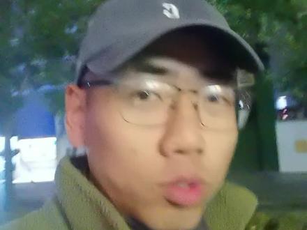 人不在江湖,江湖全是他的名字,董宇辉太让人震撼了!#董宇辉 #与辉同行 #默默行善的人 #橱窗破亿 #用心做事的人最动人