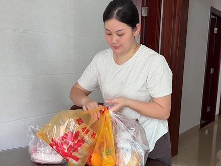 树大开叉 儿大分家 今天请司命公回来座位诚心敬拜 司命公保佑合家大小体安康 平平安安 诸事顺利红白无忌 好人好事随身边 莫人莫事抹一边 贵人牵成好人重重 家和人和得和气 和和美美最如意#二胎全职妈妈日常 #潮汕拜老爷习俗 #婚后生活