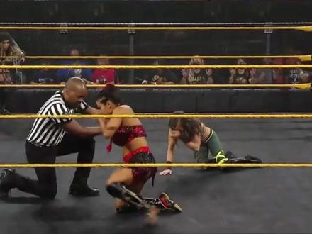 李霞暴揍嚣张的美国选手 #摔角 #格斗